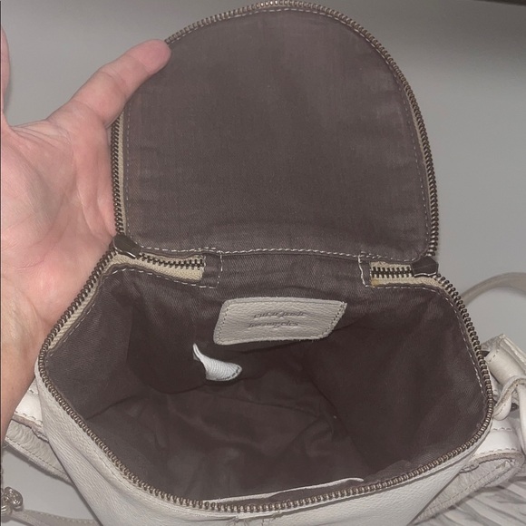 Cut n’ Paste Los Angeles Anthro Cream Leather Crossbody Bag - Picture 10 of 13